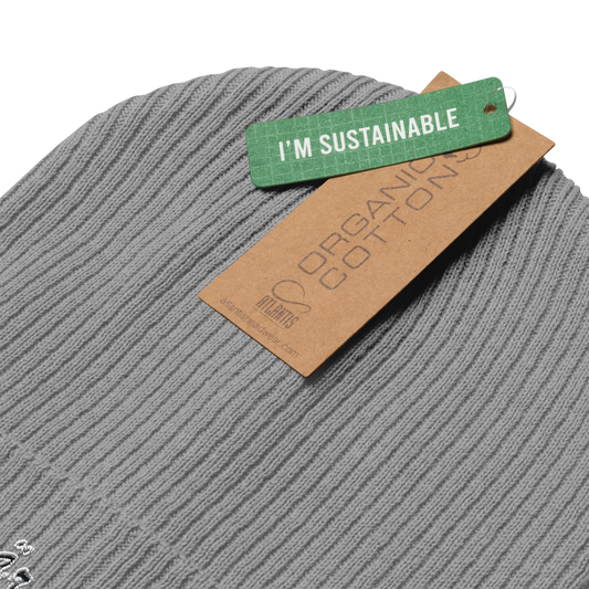 nahaufnahme-baumwoll-metze-mit-label