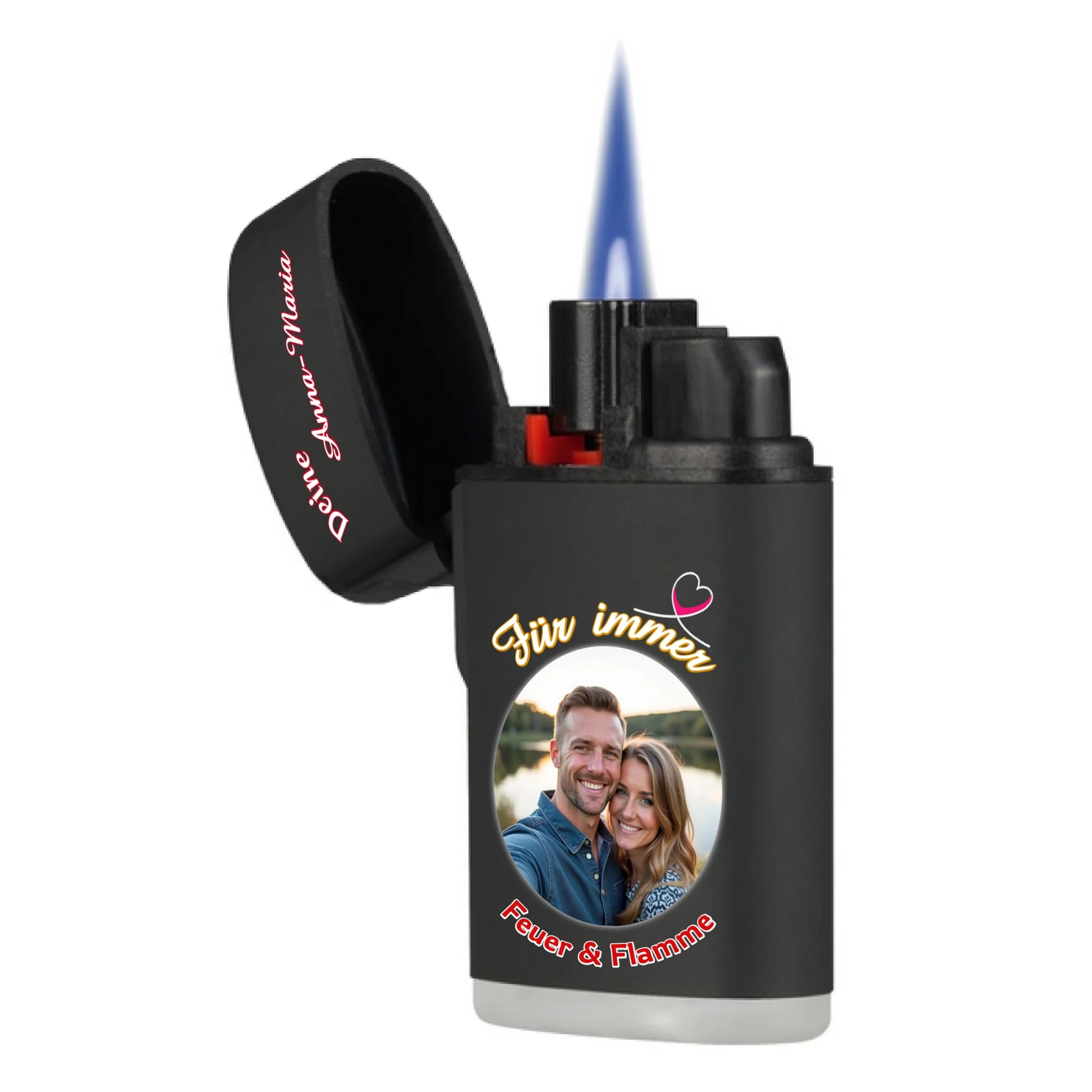 jetflame-feuerzeug-schwarz-aufgeklappt-weihnachtsgeschenk-freund-mit-foto-und-name-personalisiert-plus-aufschrift-in-weiss-rot-für-immer-feuer-und-flamme