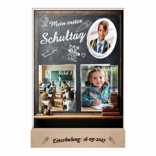 personalisierter-fotoaufsteller-acryl-15x20cm-optik-schultafel-mit-drei-fotos-gravur-am-holzsockel-mit-einschulungsdatum