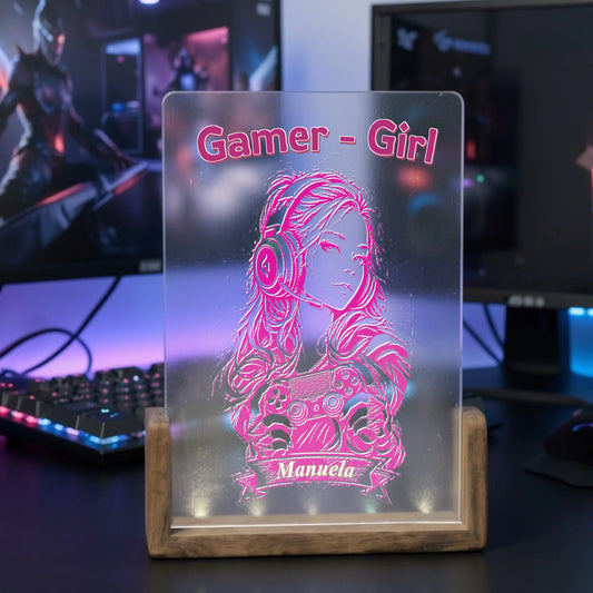 personalisierte-gaming-lampe-mit-pinker-gamer-girl-silhouette-auf-gaming-schreibtisch