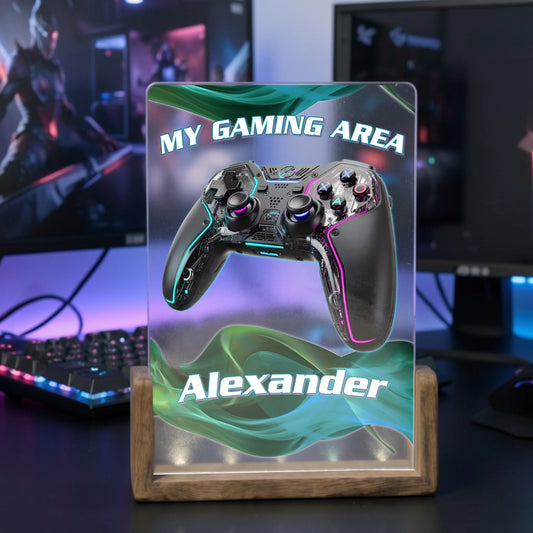 personalisierte-gaming-lampe-mit-controller-und-namen-auf-gaming-schreibtisch