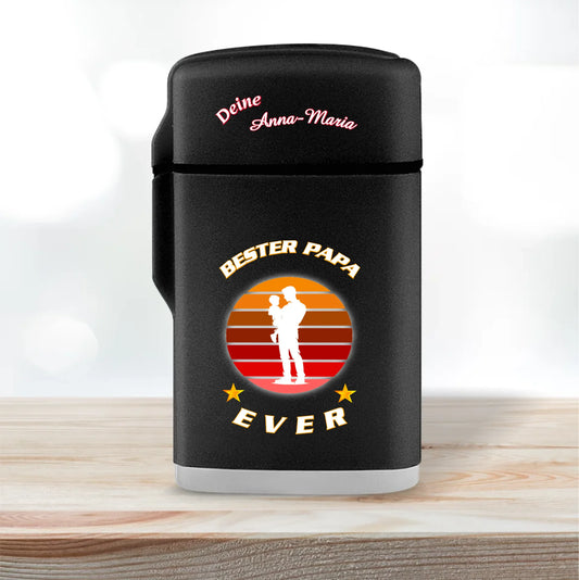 feuerzeug-schwarz-mit-beschriftung-bester-papa-ever-in-weiß-und-silhouette-vater-mit-kind-auf-dem-arm