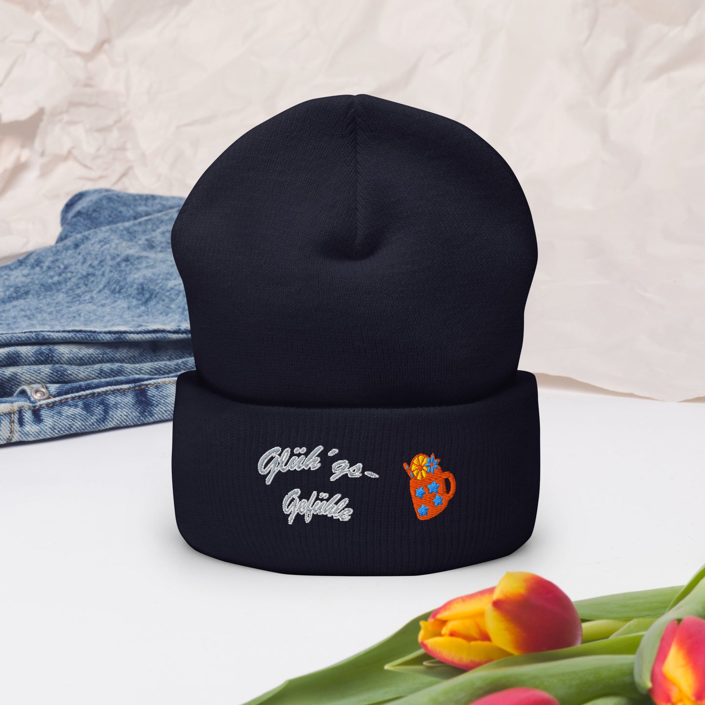 muetze-beanie-bestickt-mit-motiv-glühg´s-gefühle-tasse-navy-bau