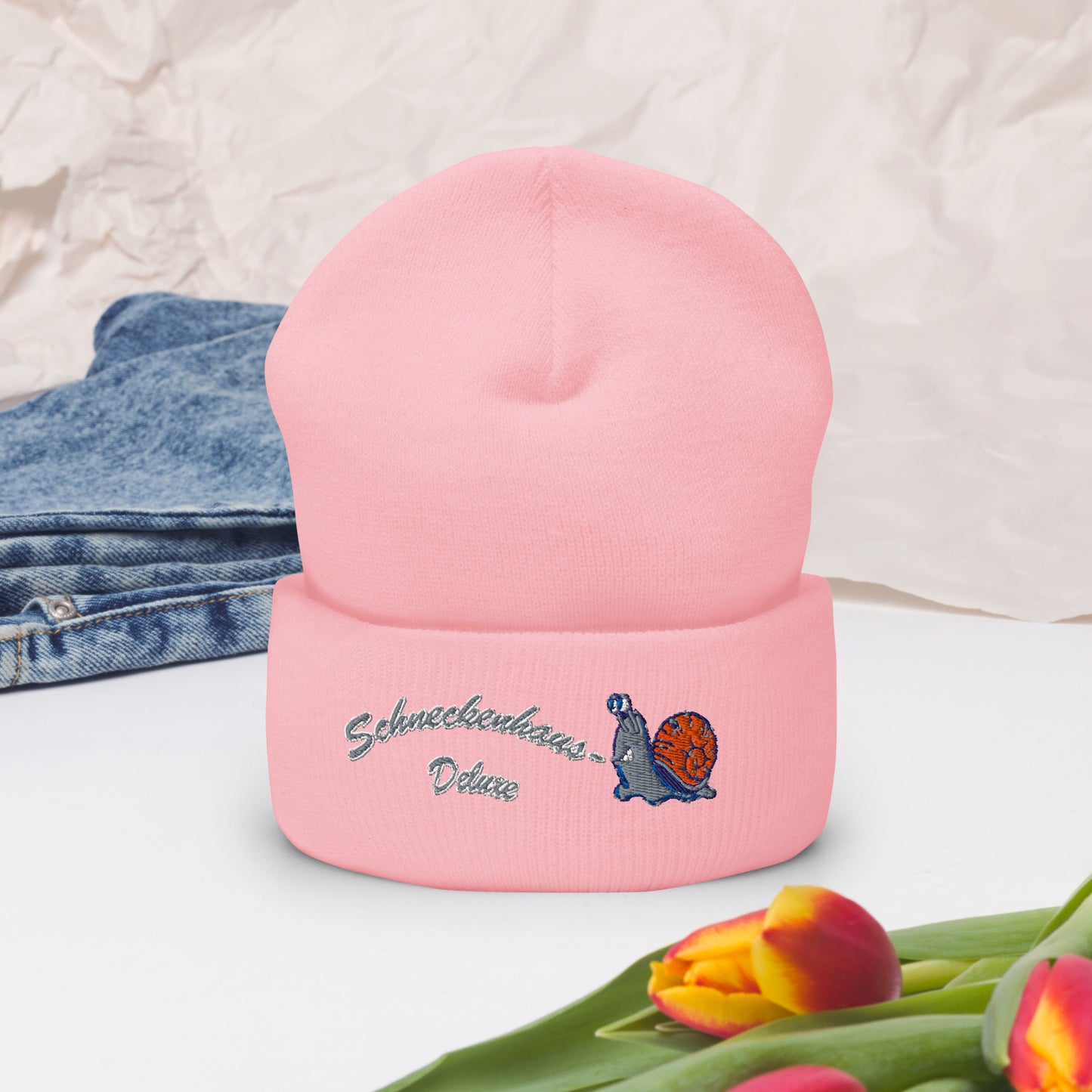 muetze-beanie-bestickt-mit-motiv-schneckenhaus-deluxe-schnecke-pink