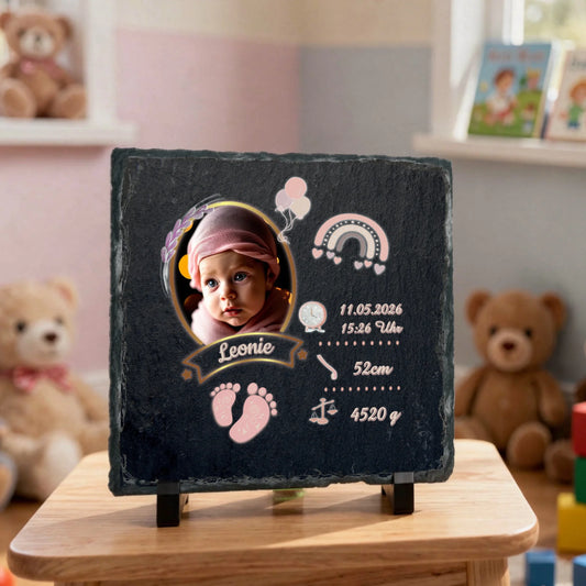 schieferplatte-mit-foto-und-regenbogen-motiv-in-rosatoen-als-geschenk-zur-geburt-eines-maedchens