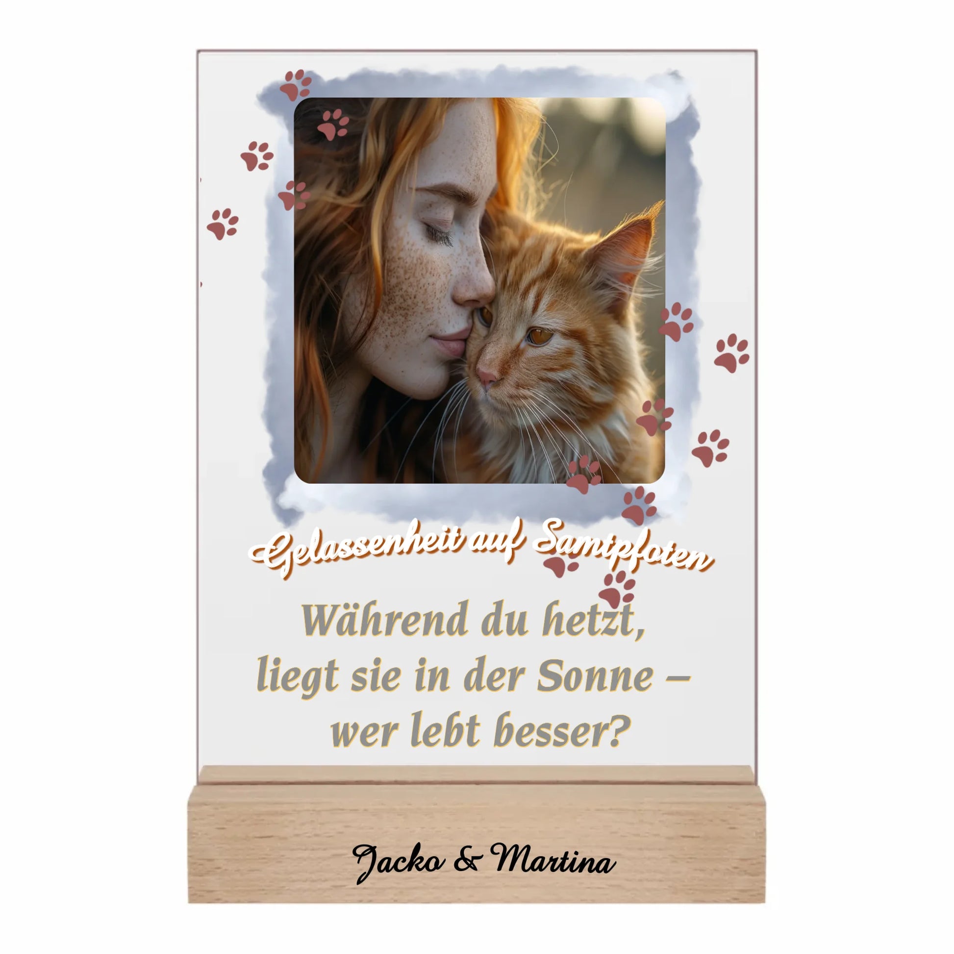 fotoaufsteller-acrylglas-15x20cm-mit-standfuss-weihnachtsgeschenk-katzenbesitzer-personalisiert-mit-einem-ausgewaehlten-kurzen-katzen-spruch-und eigenem-foto-und-optinal-mit-gravierten-namen-am-holzsockel