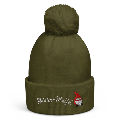 bestickte-beanie-gruen-mit-bund-und-bommel-motiv-frecher-wichtel-und-schriftzug-winter-muffel