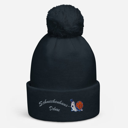 bestickte-beanie-navy-mit-bund-und-bommel-motiv-lustige-schnecke-und-schriftzug-schneckenhaus-deluxe