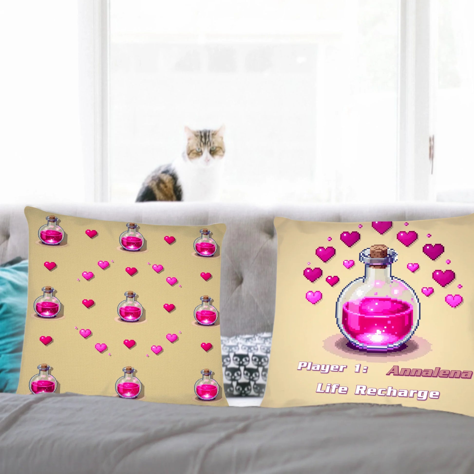 zwei-pixel-art-gaming-kissen-als-gemuetliche-cozy-gaming-deko-auf-einem-gemachten-bett-platziert