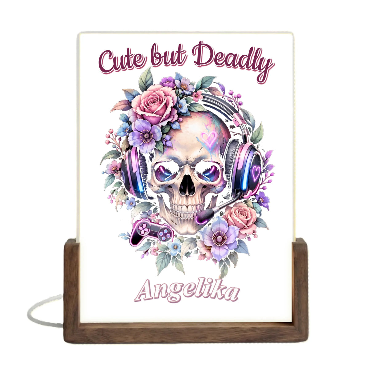 cute-but-deadly-design-mit-totenkopf-headset-blumen-pastellfarben-und-personalisiertem-namen