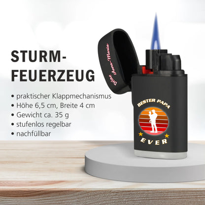 feuerzeug-schwarz-mit-deckel-weihnachtsgeschenk-mit-beschriftung-bester-papa-ever-in-weiß-und-silhouette-vater-mit-kind-auf-dem-arm-daneben-produktdetails