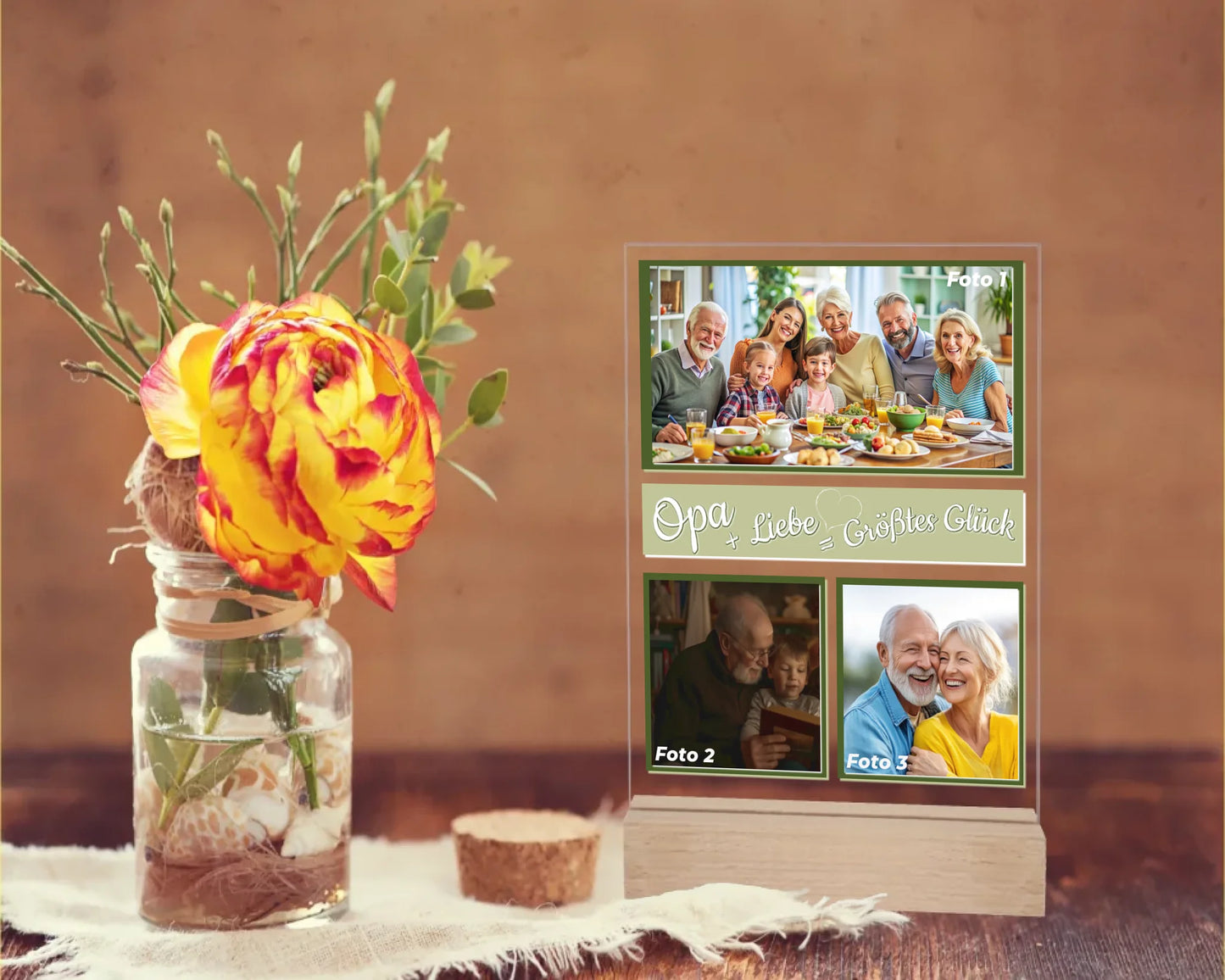 acrylglas-15x20cm-für-opa-personalisiert-mit-fotocollage-aus-3-bildern-und-graviertem-standfuß-aus-echtholz