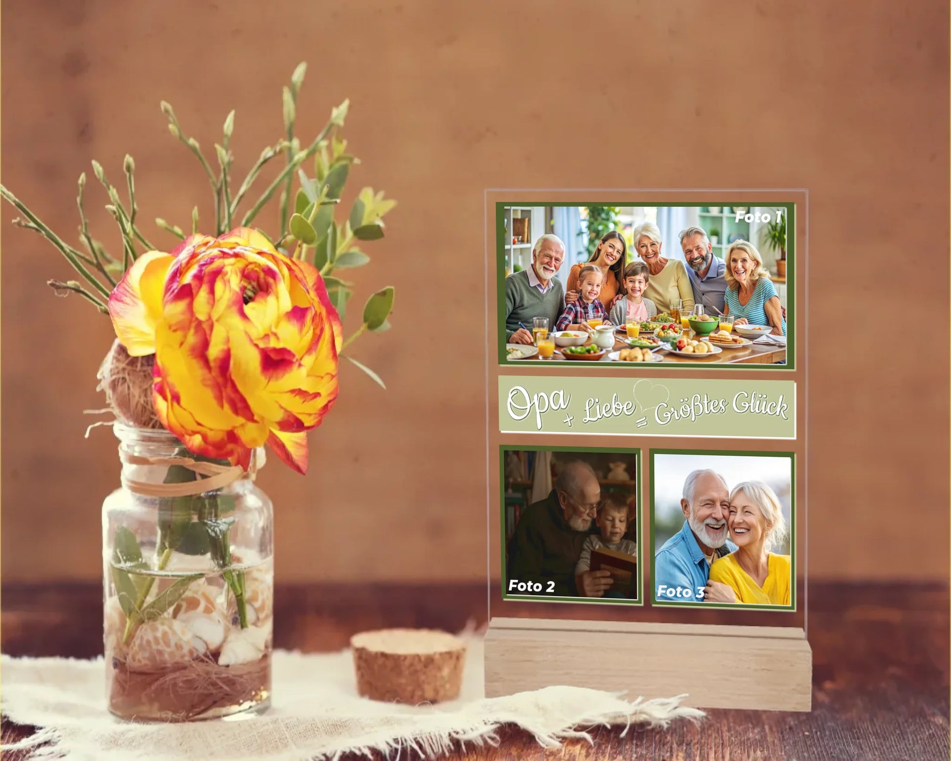 acrylglas-15x20cm-für-opa-personalisiert-mit-fotocollage-aus-3-bildern-und-graviertem-standfuß-aus-echtholz