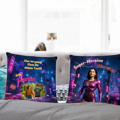 fotokissen-superheldin-beidseitig-personalisiert-mit-text-namen-und-fotos