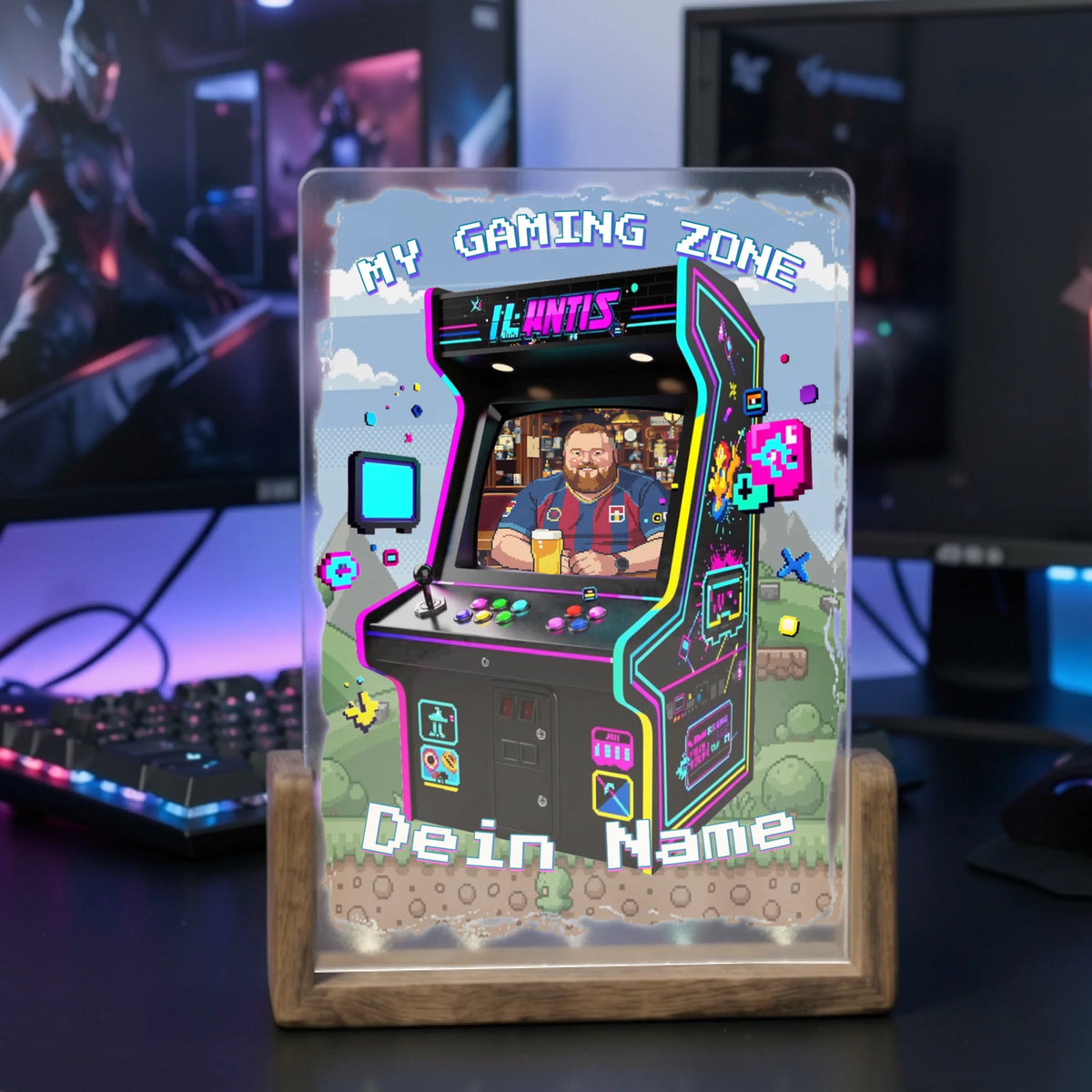 personalisierte-gaming-lampe-mit-eigenem-8-bit-foto-im-arcade-automaten-auf-gaming-schreibtisch