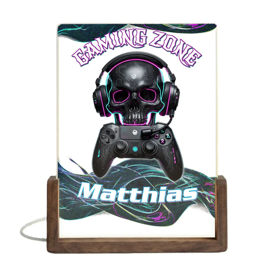 schwarzer-totenkopf-mit-headset-ueber-controller-mit-tuerkisen-pinken-akzenten-und-gruen-blauem-wellendesign