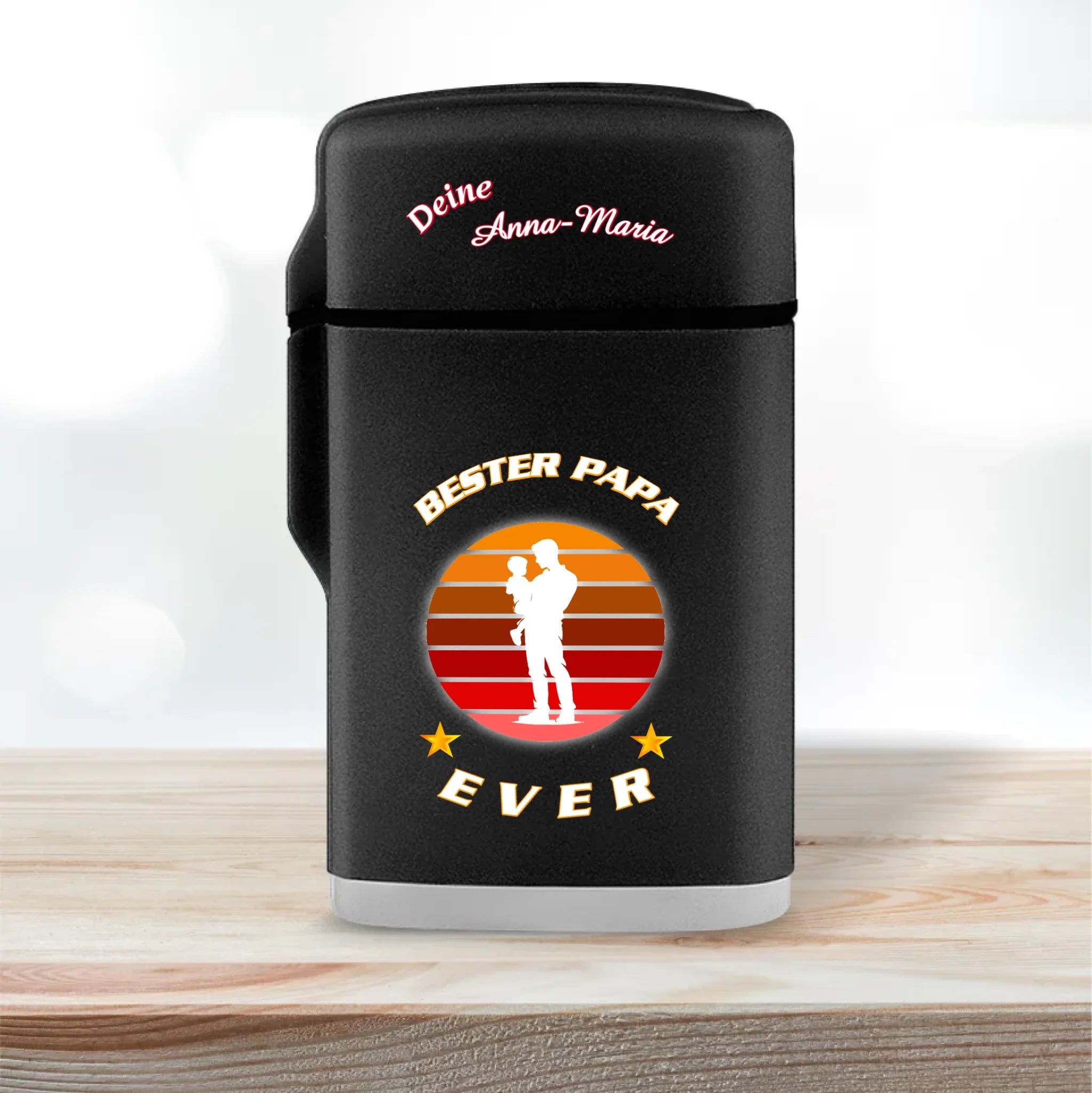 feuerzeug-schwarz-mit-beschriftung-bester-papa-ever-in-weiß-und-silhouette-vater-mit-kind-auf-dem-arm