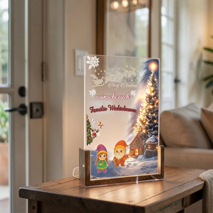 led-acryl-lampe-als-dekoratives-schild-frohe-weihnachten-personalisiert-mit-name-mit-winterlandschaft-und-wichtel