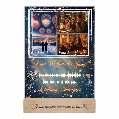 acrylglas-15x20cm-mit-graviertem-standfuss-aus-echtholz-acrylglas-mit-3-fotos-und-ausgewähltem-songtitel-und-interpret-mit-qr-code-design-hintergrund-dunkelgrün-mit verlauf-in-die farbe-silber-mit-vielen-kleinen-sternen-standfuss-graviert-mit-namen-oder-wunschtext