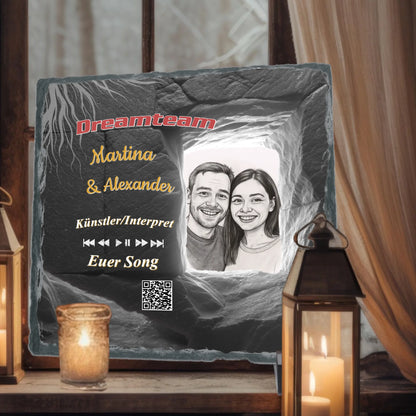 schieferplatte-auf-fensterbank-mit-portrait-aus-foto-und-spotify-song-als-unvergessliches-nikolausgeschenk