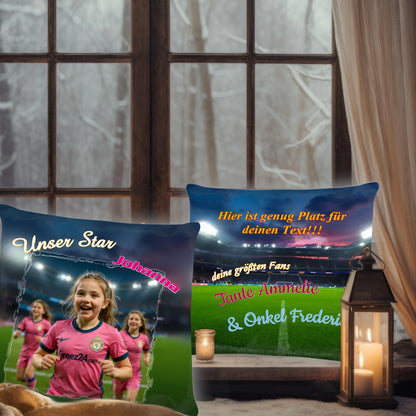 fussballkissen-maedchen-mit-foto-40x40-cm-vorderseite-und-rueckseite-personalisiert