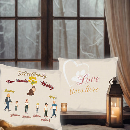 personalisiertes-kissen-familie-mit-katze-in-illustrierter-darstellung-mit-namen-40x40-cm-vorderseite-und-rueckseite