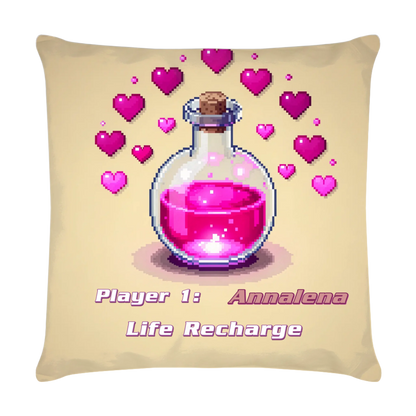Retro-gaming-kissen-40x40-personalisiert-mit-eigenem-namen-und-einem-magischen-pixel-art-heiltrank-in-magenta