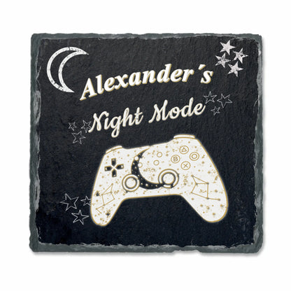 eine-quadratische-schieferplatte-im-celestial-design-personalisiert-mit-name-oder-gamertag
