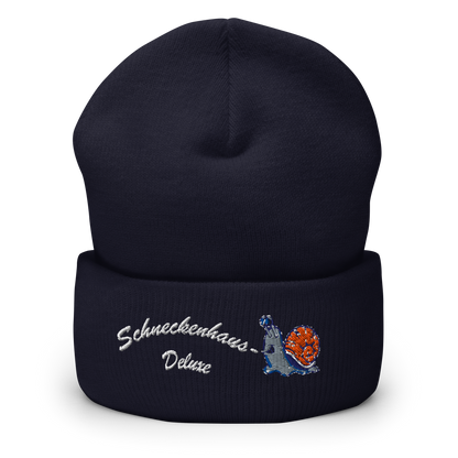 muetze-mit-breitem-bund-navy-bestickt-mit-motiv-lustige-schnecke-und-schriftzug-schneckenhaus-deluxe