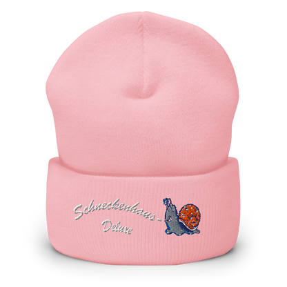 muetze-mit-breitem-bund-pink-bestickt-mit-motiv-lustige-schnecke-und-schriftzug-schneckenhaus-deluxe